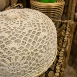 Pirouette Paris Cloche à Gâteaux En Crochet Fait Main D33cm 15